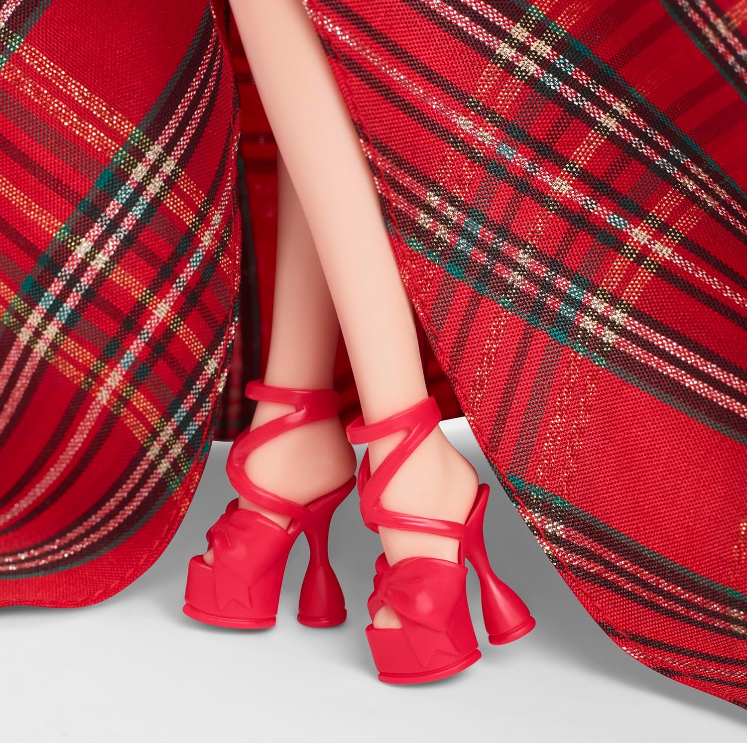 Barbie Signature Holiday Doll with Blonde Hair - Image 6