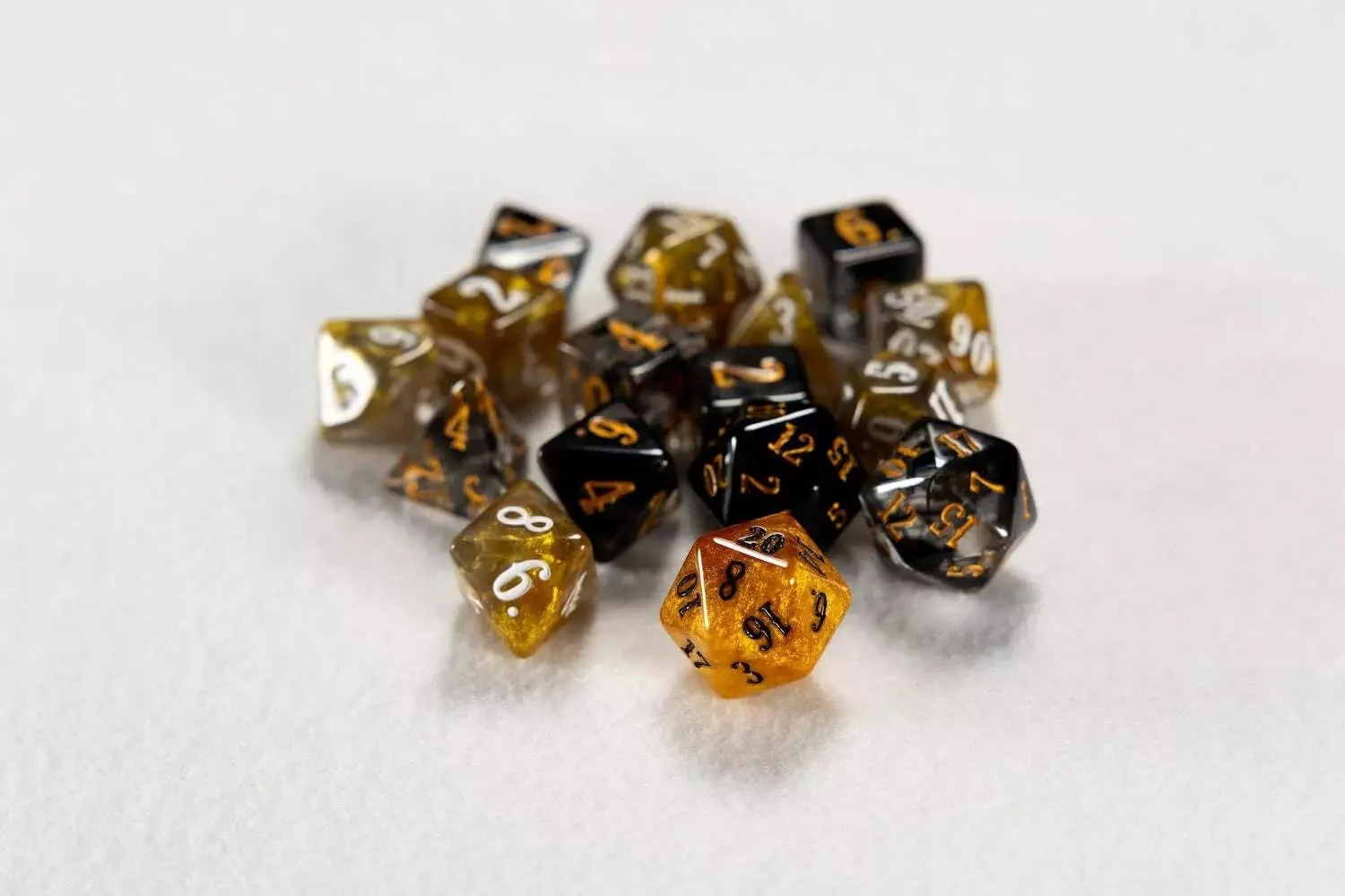 Beadle & Grimm's The Game Master Epic Dice Set & Rolling Tray - Image 4