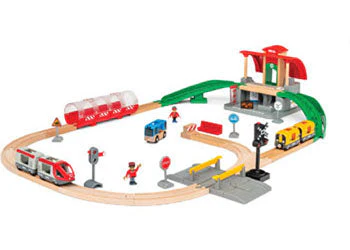 BRIO - Central Station Set 37 Pieces - Image 3