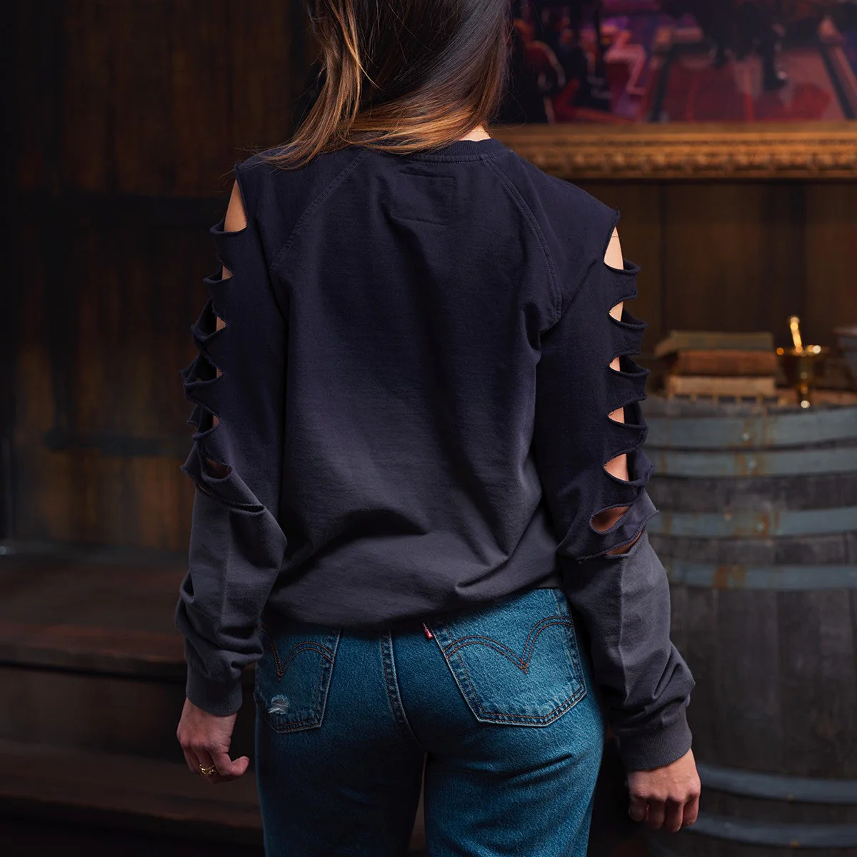 Critical Role Beauty of Exandria: Creation Yasha Nydoorin Slash Sleeve Crewneck Sweatshirt 4X-Large - Image 5