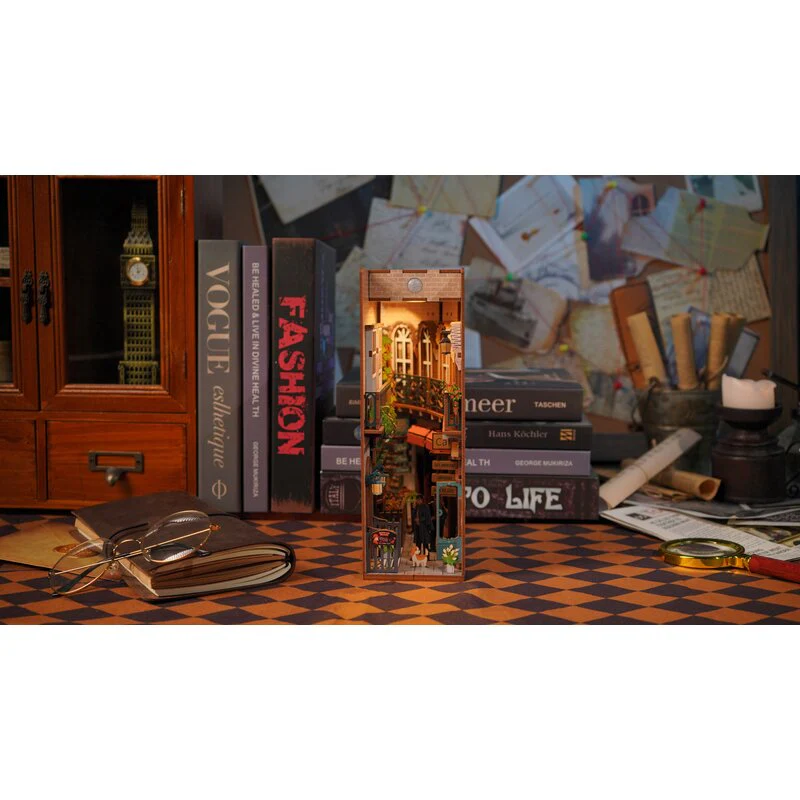 DIY Book Nook Baker Street - Image 9