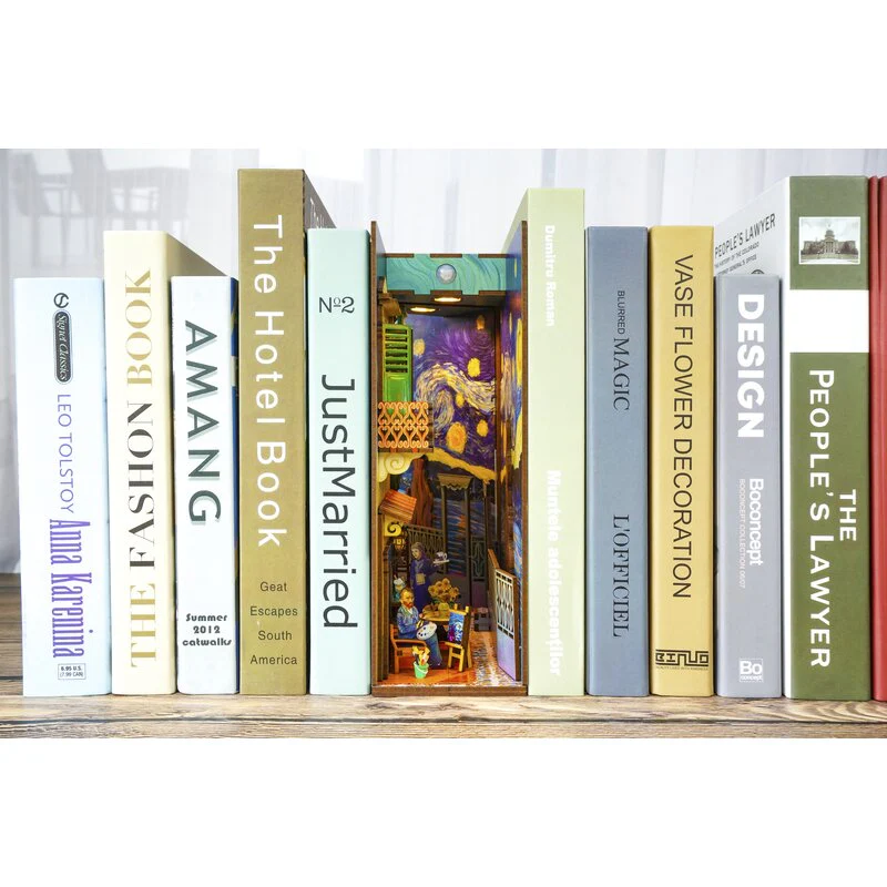 DIY Book Nook Vincent's World - Image 4