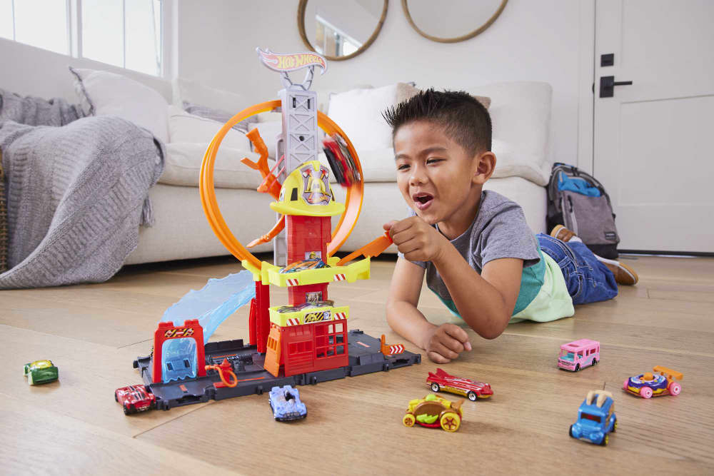 Hot Wheels City Super Loop Fire Station Playset - Image 3