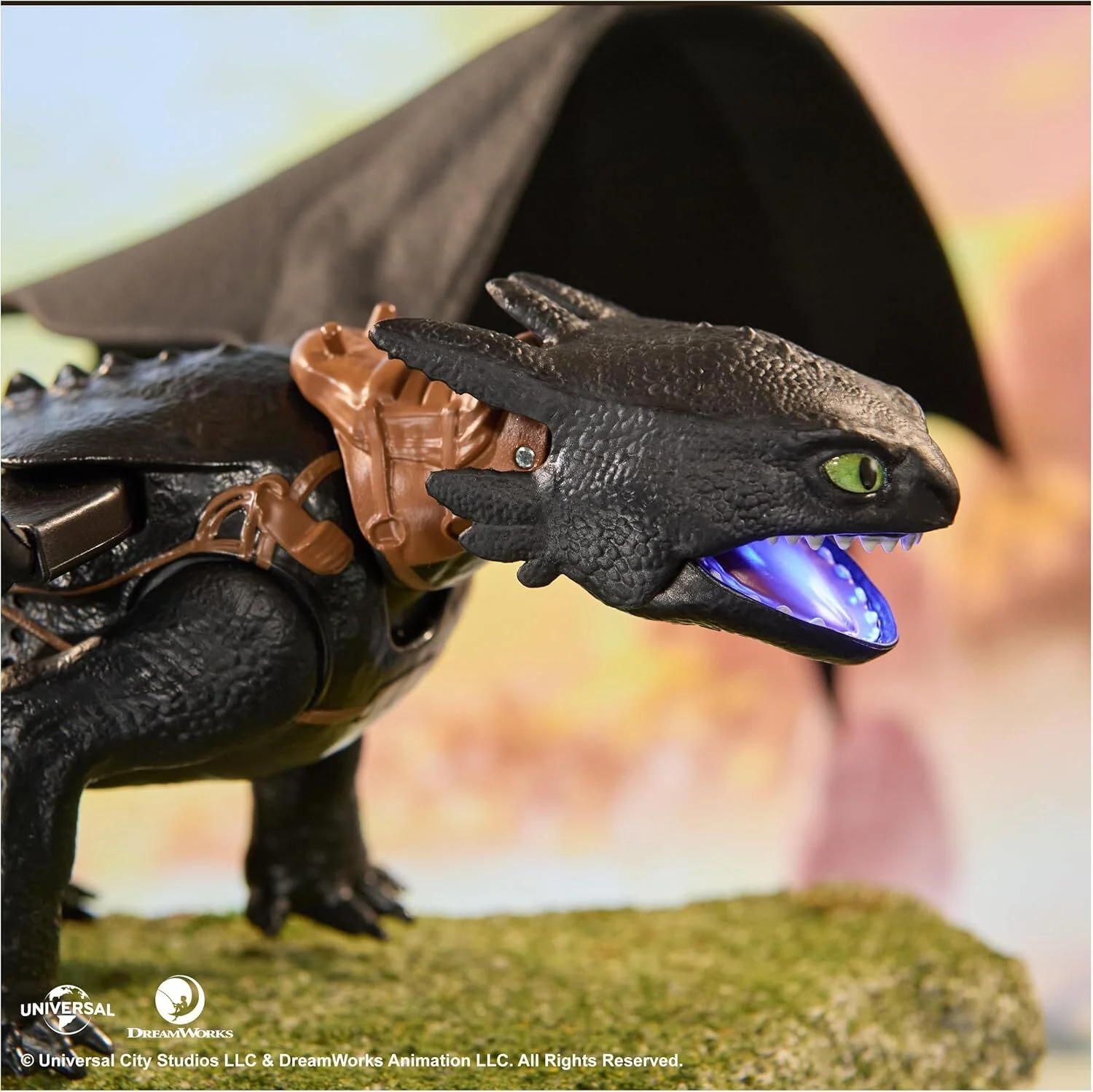 How to Train Your Dragon Plasma Blast Toothless Figure - Image 4