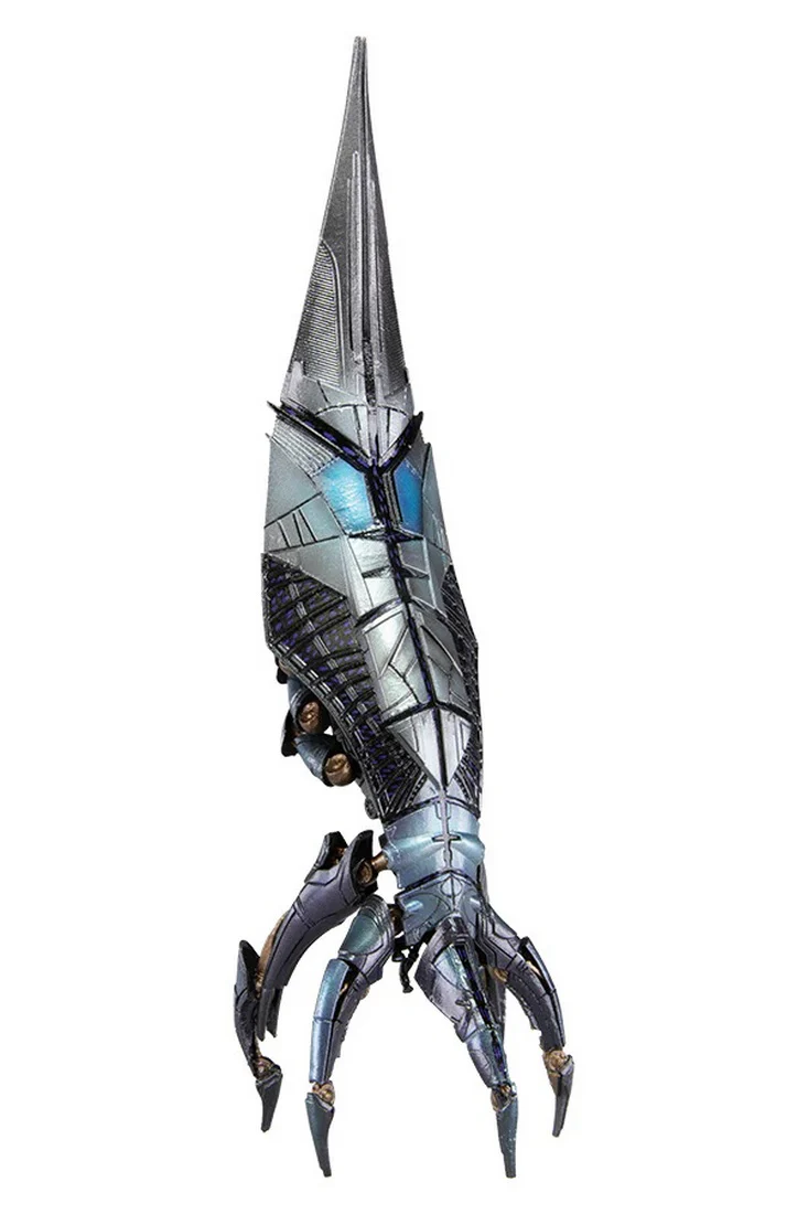 Mass Effect 8" Reaper Sovereign PVC Ship Replica - Image 5