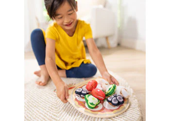 Melissa & Doug - Pizza Topping Toss - Image 2