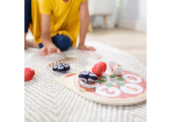 Melissa & Doug - Pizza Topping Toss - Image 7