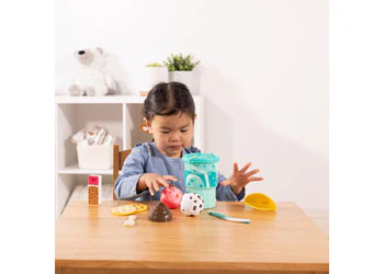 Melissa & Doug - Play to Go Ice Cream Play Set - Image 6