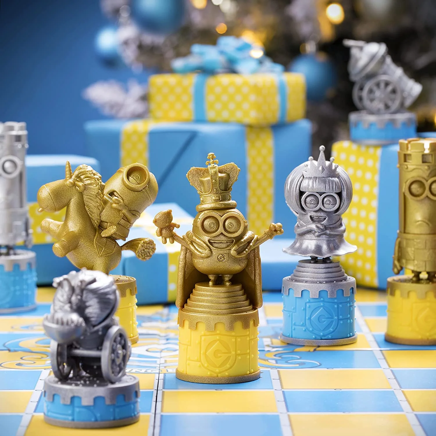 Minions Medieval Mayhem Chess Set - Image 7