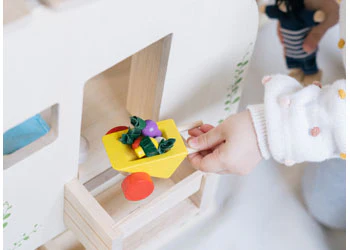 PlanToys - Green Dollhouse With Furniture - Image 6