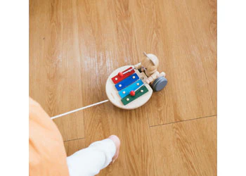 PlanToys - Pull-Along Musical Bear - Image 7