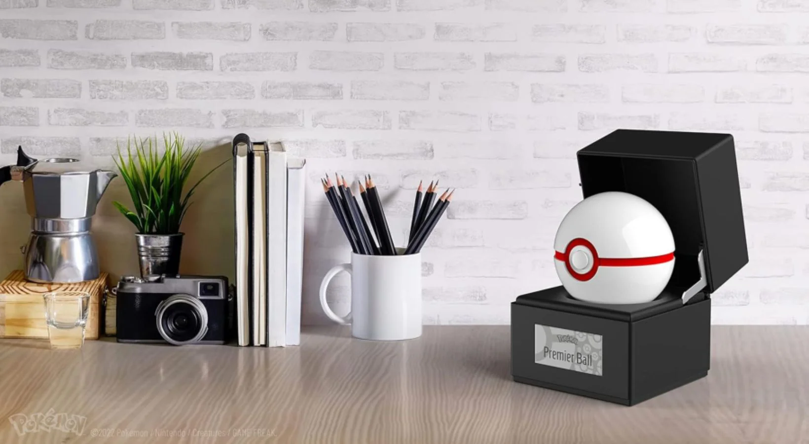 Pokemon- Premier Ball Prop Replica - Image 8