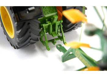 Siku - 3290 John Deere 8R 370 1:32 Scale - Image 5