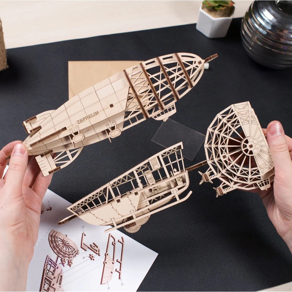 Ugears Zeppelin 2.5D Puzzle - Image 7